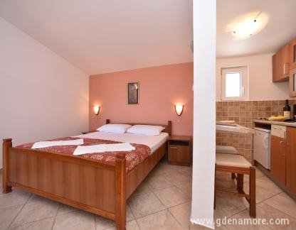 Apartmani Soljaga , , частни квартири в града Petrovac, Черна Гора - DSC_3575